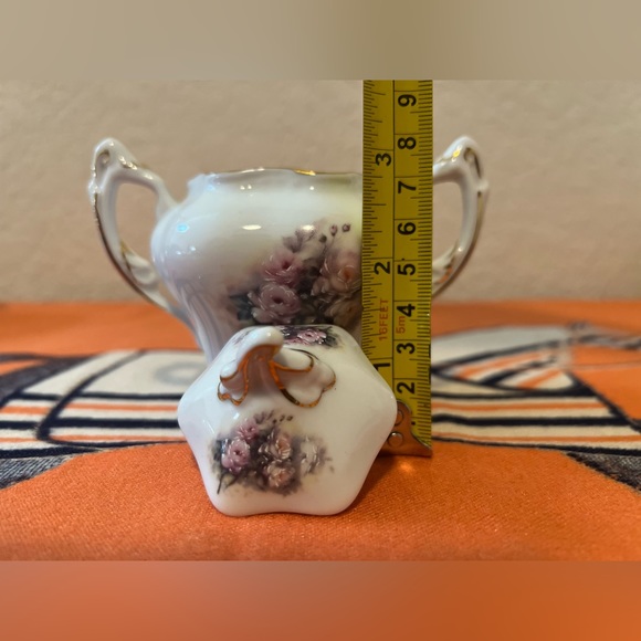 Older Porcelain Treasures Betty Platner ROSES SUGAR BOWL Hand Decorated Signed - Picture 9 of 9